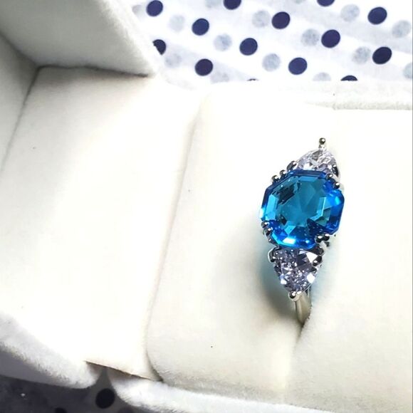 3.5 Ct Sky Blue Sapphire & White Baguette Diamond Cocktail Ring on 925 Silver - Picture 10 of 10